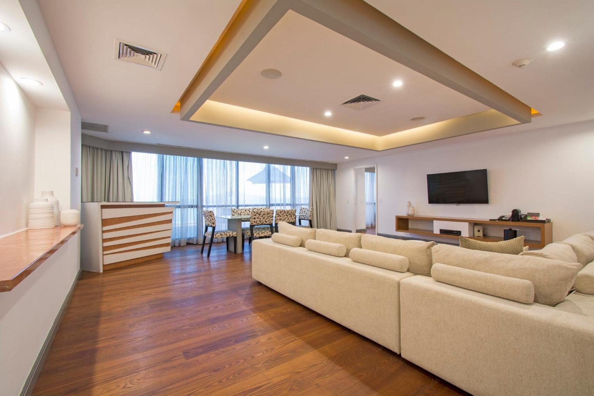Hotel Presidente Intercontinental Guadalajara By Ihg à Zapopan Extérieur photo