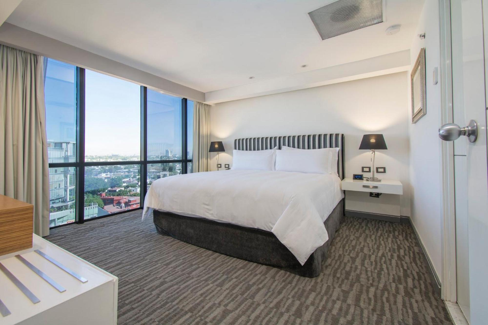 Hotel Presidente Intercontinental Guadalajara By Ihg à Zapopan Extérieur photo